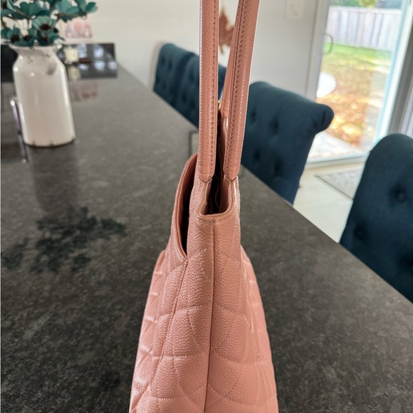 Authentic CHANEL Caviar Leather Medallion Tote Quilted Shoulder Bag Pink Purse - Picture 6 of 15
